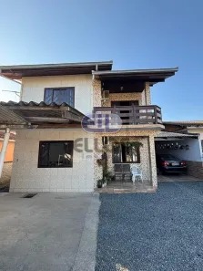 Casa com 5 Quartos à venda, 140m² no Parque Guarani, Joinville