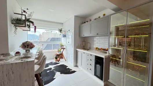 Apartamento com 3 Quartos à venda, 110m² no Meia Praia, Itapema