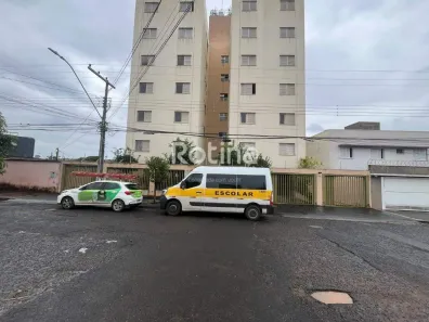Apartamento com 3 Quartos para alugar, 77m² no Daniel Fonseca, Uberlândia