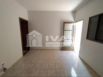 Casa com 2 Quartos para alugar, 60m² no Lagoinha, Uberlândia