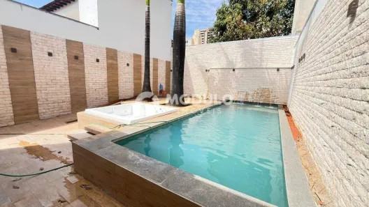 Casa com 3 Quartos para alugar, 180m² no Martins, Uberlândia