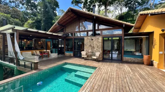 Casa de Condomínio com 4 Quartos à venda, 280m² no Itaipava, Petrópolis