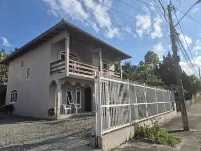 Casa com 3 Quartos à venda, 250m² no Nova Brasília, Joinville