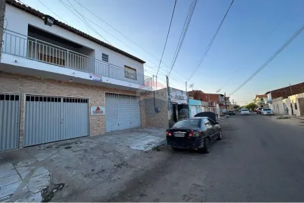 Prédio Comercial com 3 Quartos à venda, 167m² no Flores, Iguatu