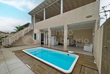 Casa com 4 Quartos à venda, 201m² no Estância Balneária Maria Helena Novaes, Peruíbe