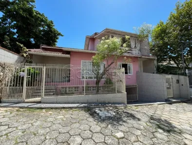 Casa com 3 Quartos à venda, 262m² no Coqueiros, Florianópolis