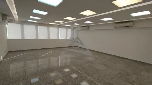 Sala Comercial para alugar, 125m² no Cambuí, Campinas