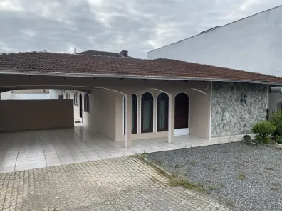 Casa com 3 Quartos à venda, 262m² no Costa e Silva, Joinville