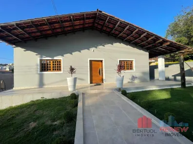 Fazenda/Sítio com 4 Quartos à venda, 250m² no Centro, Itatiba