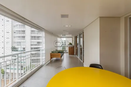 Apartamento com 3 Quartos para alugar, 180m² no Vila Romana, São Paulo
