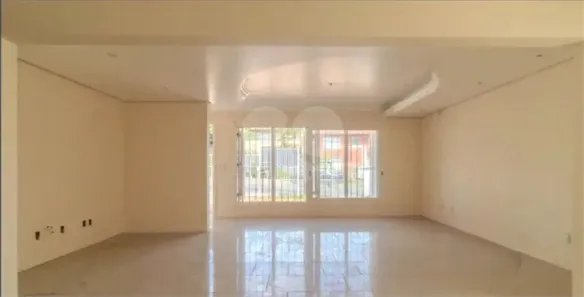 Casa com 3 Quartos para alugar, 239m² no Passo da Areia, Porto Alegre