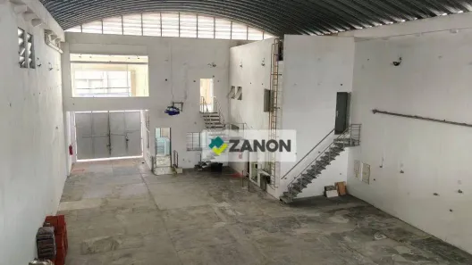 Galpão/Depósito/Armazém para venda ou aluguel, 711m² no Santo Antônio, São Caetano do Sul