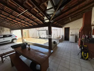 Casa com 3 Quartos à venda, 120m² no Jardim das Palmeiras, Uberlândia