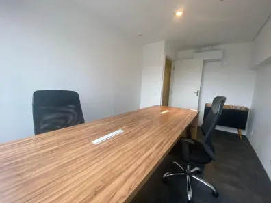 Sala Comercial para venda ou aluguel, 42m² no Green Valley Alphaville, Barueri