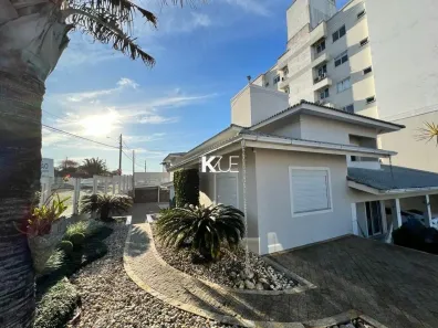 Casa com 3 Quartos à venda, 240m² no Barreiros, São José