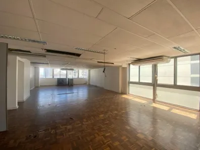 Sala Comercial para alugar, 700m² no Centro Histórico, Porto Alegre