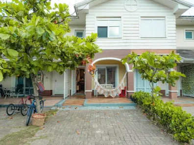 Casa de Condomínio com 2 Quartos à venda, 87m² no Marina, Xangri-lá