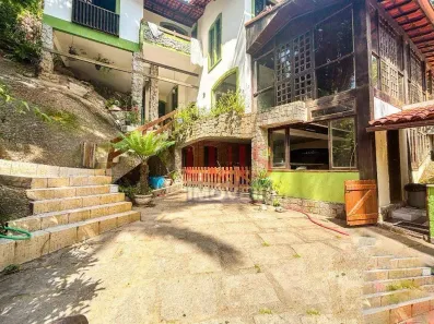 Casa com 5 Quartos para alugar, 1800m² no Vila Progresso, Niterói