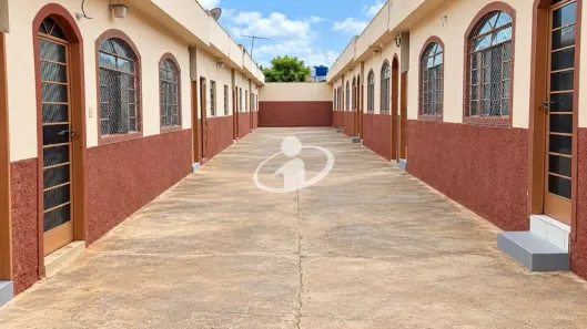 Casa com 2 Quartos para alugar, 80m² no Nossa Senhora Aparecida, Uberlândia