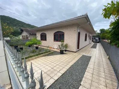 Casa com 4 Quartos à venda, 120m² no Aventureiro, Joinville
