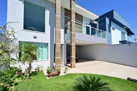 Sobrado com 4 Quartos à venda, 200m² no Parque Turistico, Peruíbe