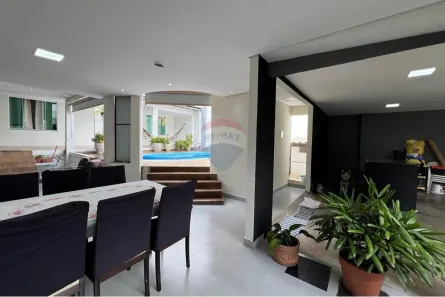 Casa com 4 Quartos à venda, 380m² no Riacho Fundo I, Brasília