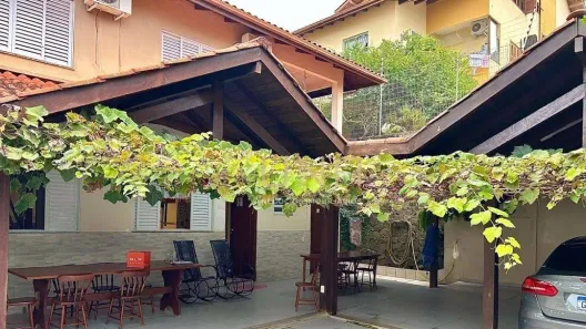 Casa de Condomínio com 4 Quartos à venda, 235m² no Trindade, Florianópolis