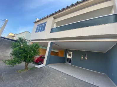 Casa com 3 Quartos à venda, 180m² no Vila Emil, Mesquita