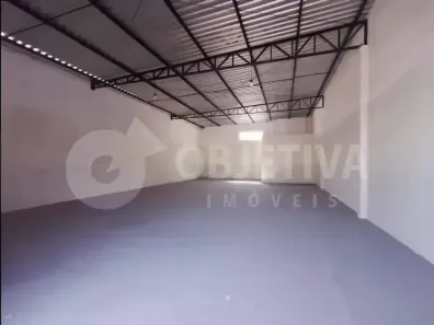 Galpão/Depósito/Armazém para alugar, 180m² no Laranjeiras, Uberlândia