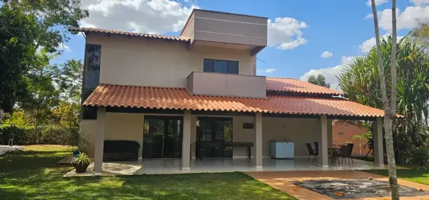 Fazenda/Sítio com 3 Quartos à venda, 250m² no Setor Central, Aragoiânia