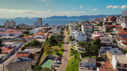 Lote/Terreno à venda, 360m² no Estreito, Florianópolis