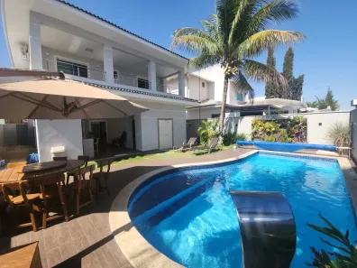 Casa de Condomínio com 4 Quartos à venda, 303m² no Jardins Madri, Goiânia