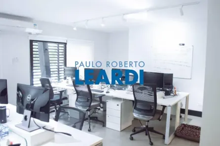 Sobrado com 3 Quartos à venda, 750m² no Pinheiros, São Paulo