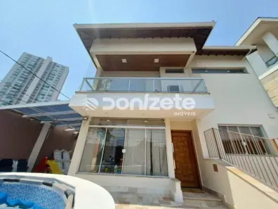 Sobrado com 4 Quartos à venda, 399m² no Jardim, Santo André