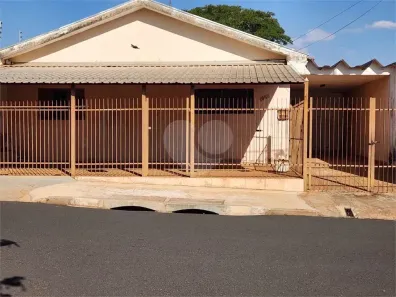 Casa com 2 Quartos à venda, 156m² no Centro, Araraquara