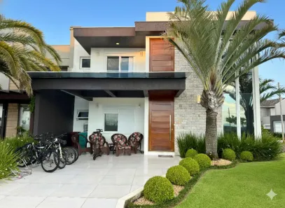 Casa de Condomínio com 4 Quartos à venda, 220m² no , Xangri-Lá