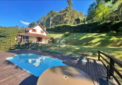 Casa com 5 Quartos para venda ou aluguel, 1200m² no Itaipava, Petrópolis