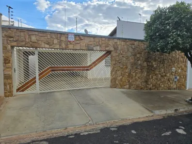 Casa com 3 Quartos à venda, 188m² no Vila Harmonia, Araraquara