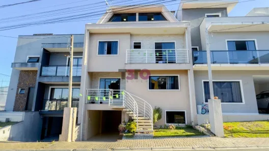 Sobrado com 3 Quartos à venda, 310m² no Pinheirinho, Curitiba