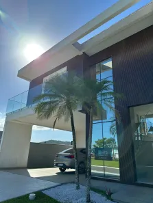 Casa com 3 Quartos à venda, 400m² no Santa Regina, Camboriú