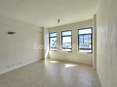Sala Comercial para alugar, 28m² no Tristeza, Porto Alegre