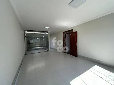Casa com 3 Quartos à venda, 250m² no Cidade Jardim, Uberlândia