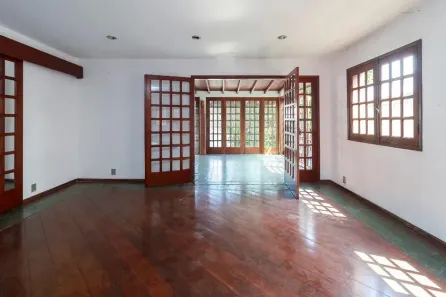 Casa com 5 Quartos à venda, 260m² no Jardim dos Estados, São Paulo