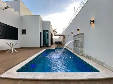 Casa com 3 Quartos à venda, 220m² no Jardim Botânico, Uberlândia
