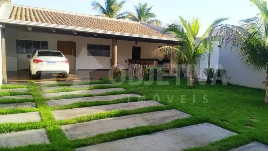 Casa com 2 Quartos à venda, 160m² no Jardim Patrícia, Uberlândia