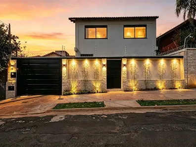 Casa com 4 Quartos à venda, 230m² no Vila Rosa Pires, Campo Grande