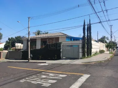 Casa com 4 Quartos à venda, 271m² no Jardim Marivan, Araraquara