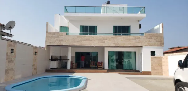 Sobrado com 3 Quartos à venda, 300m² no Canto Grande, Bombinhas