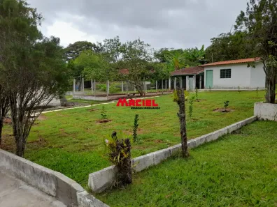 Fazenda/Sítio com 4 Quartos à venda, 382m² no Jardim Santa Hermínia, São José dos Campos