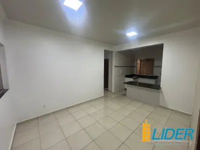 Apartamento com 2 Quartos para alugar, 72m² no Osvaldo Rezende, Uberlândia